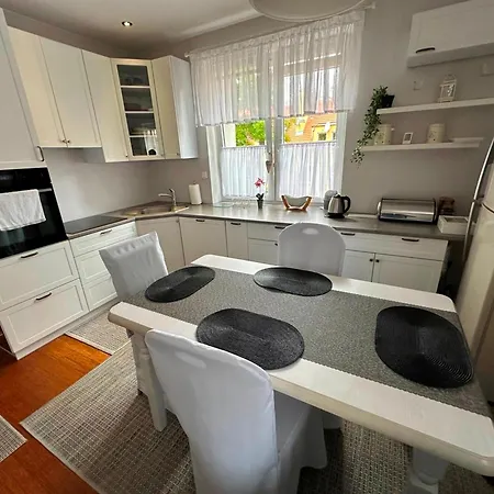 Lägenhet Apartament Nazana Jelenia Góra