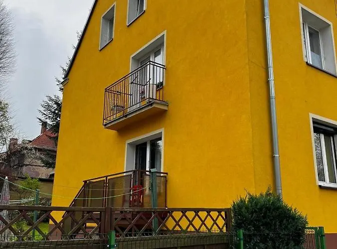 公寓 Apartament Nazana